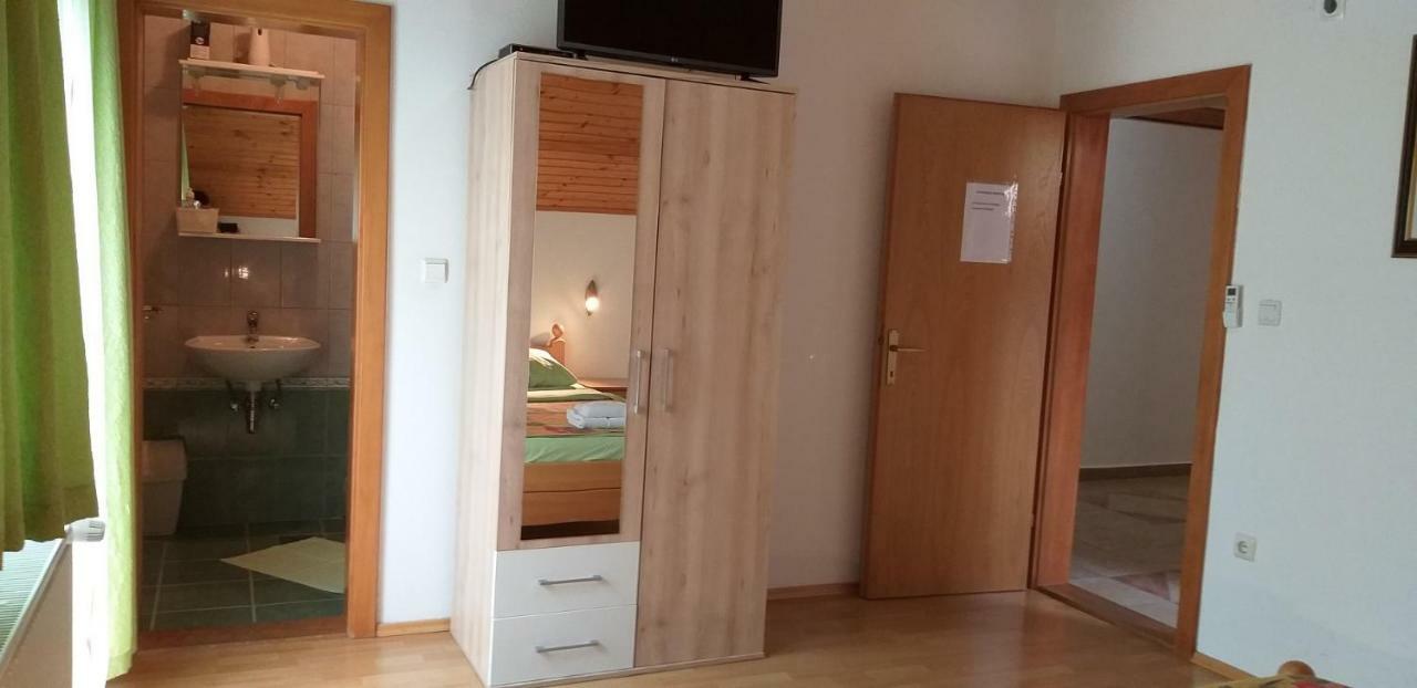 Apartman & Sobe Orhideja Smoljanac Exterior foto